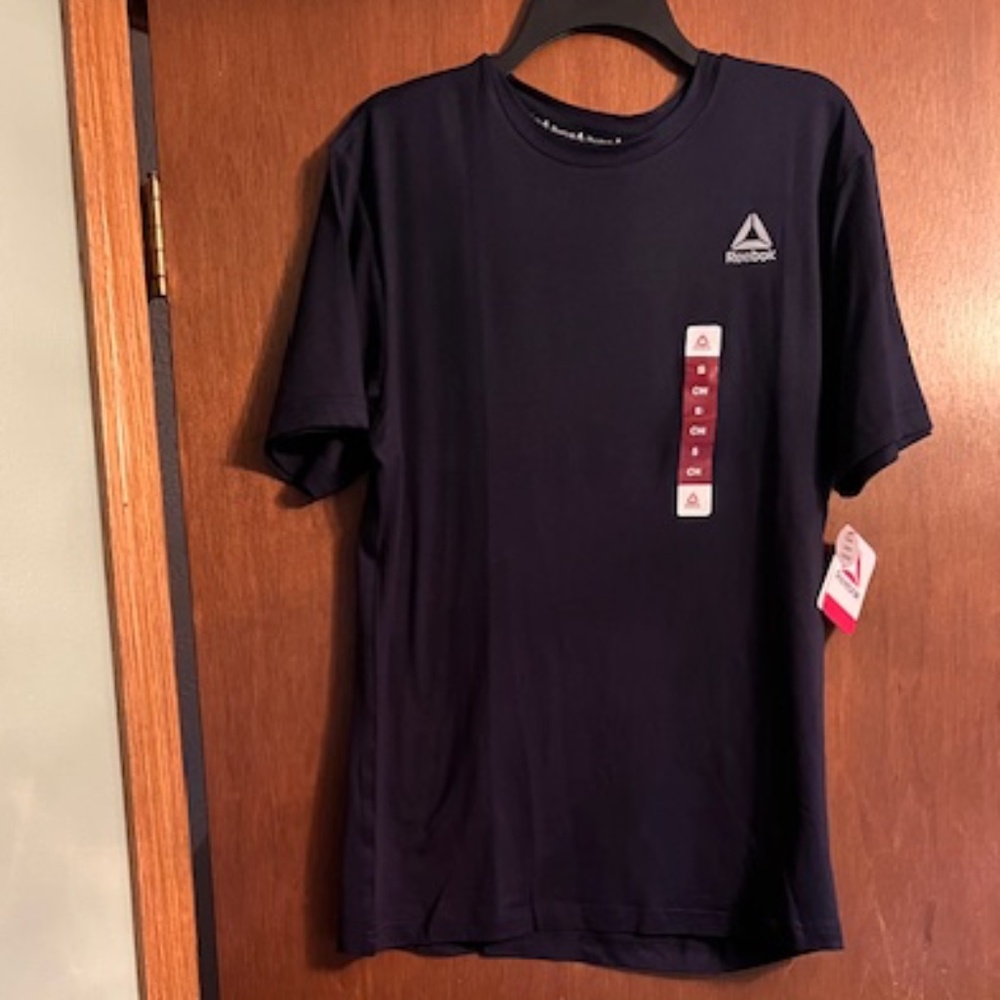 NWT Reebok Classic Delta Core Tee Mens Small, Navy Blue